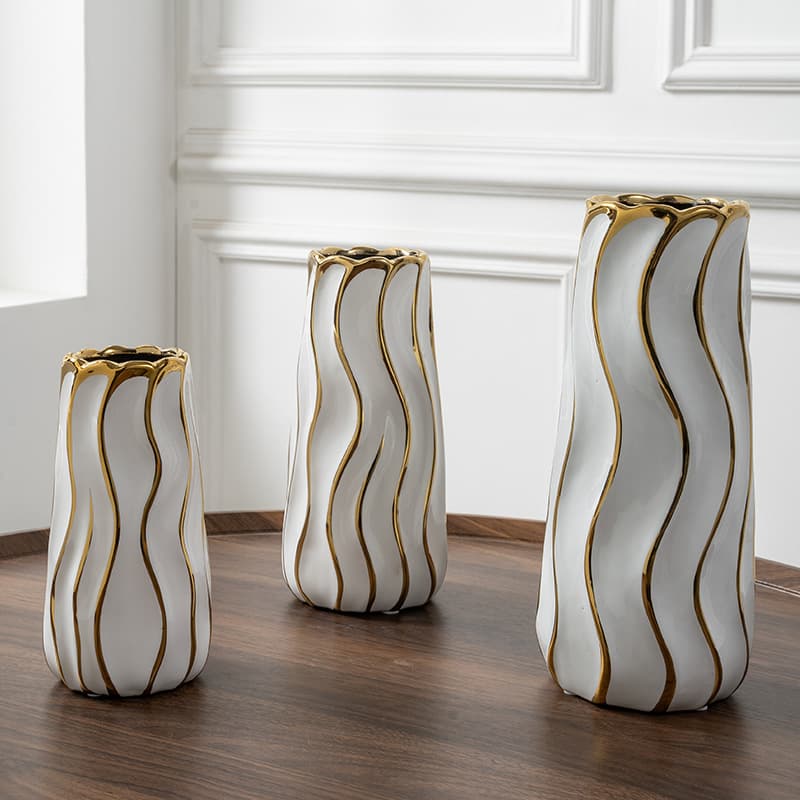 Gold Wave Ceramic Vase Set detail 3